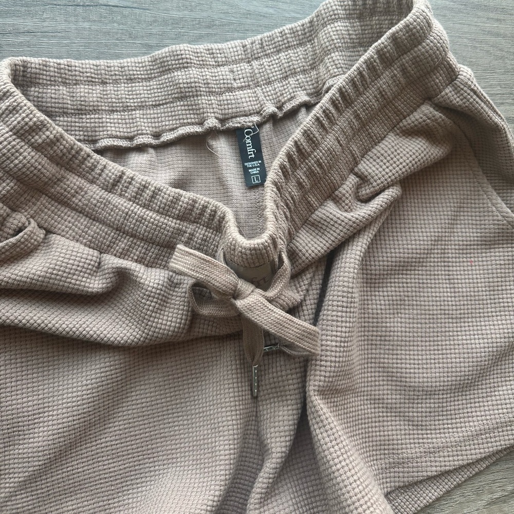 Comfrt Waffle Lounge Set in Truffle Tan - Picture 2 of 3